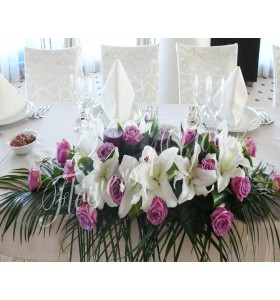 Aranjamente florale prezidiu crin trandafiri lumanari