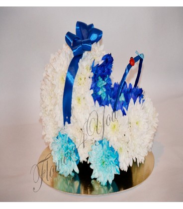 Aranjament floral botez carucior