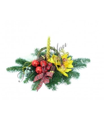 Aranjament craciun orhidee globuri lumanare scortisoara