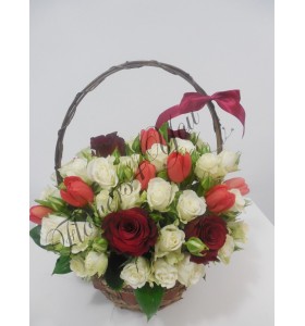 Aranjament floral lalele miniroza trandafiri