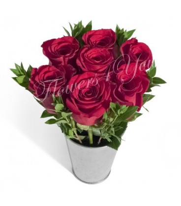 Aranjament 7 trandafiri cyclam