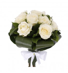 Buchet trandafiri albi aspidistra